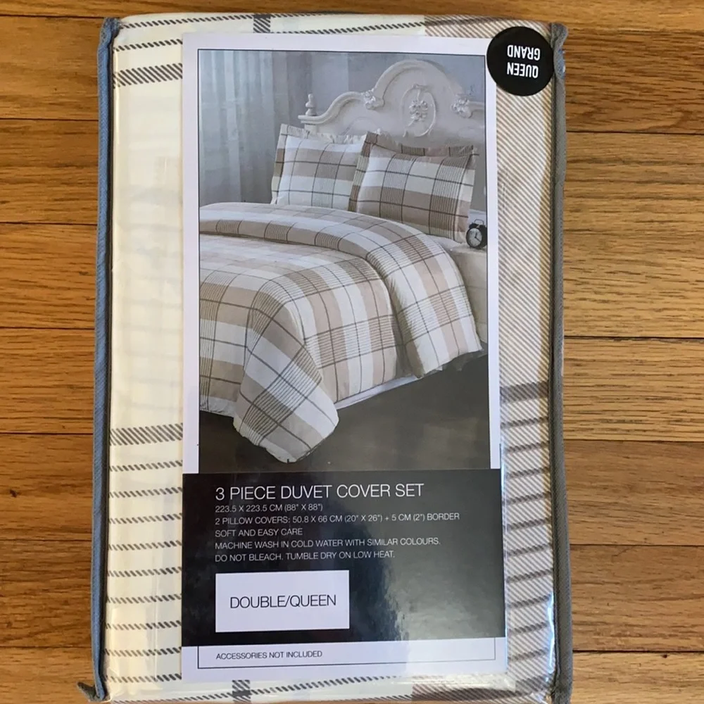 NEW! Queen Duvet Set, in Original Package
